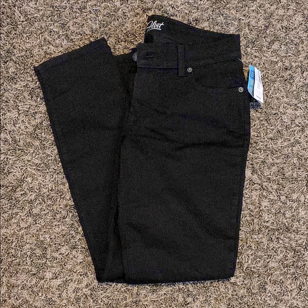 NWT Old Navy The Flirt Jeans